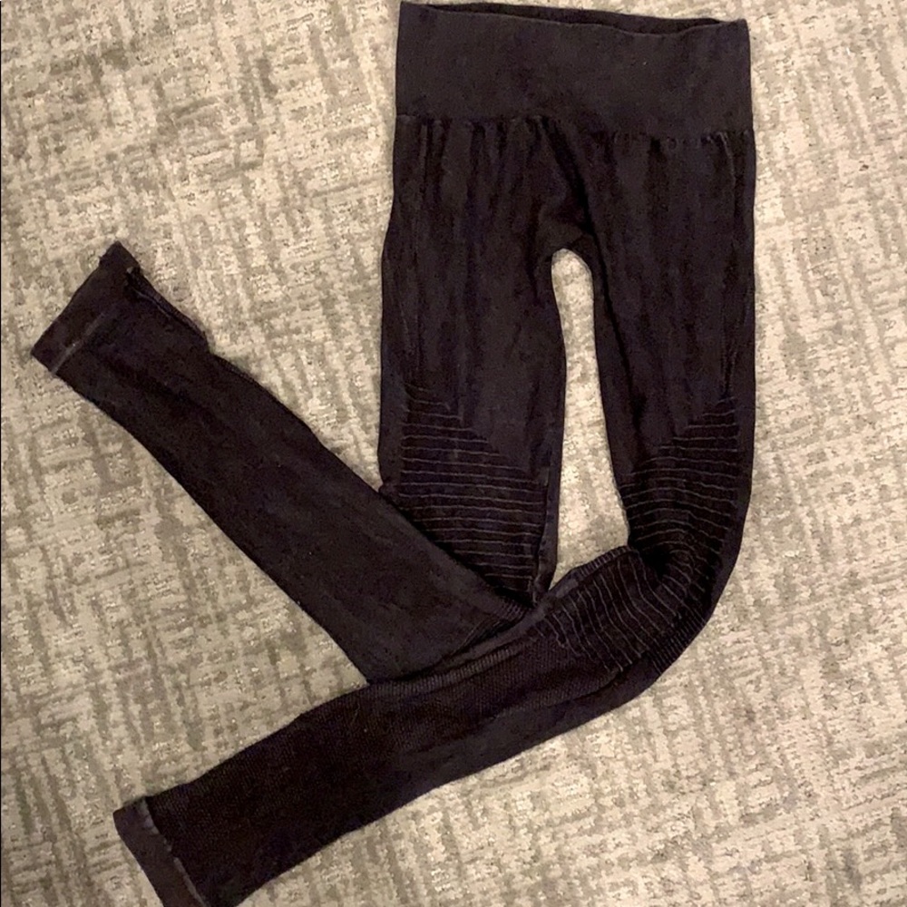 Nikibiki Leggings